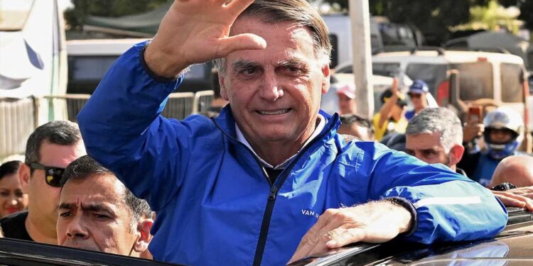 Polarização aumenta após prisão domiciliar de Bolsonaro e pode definir clima eleitoral de 2026